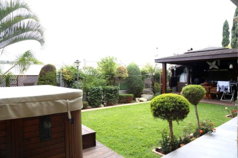 6 bedrooms Villa in Nicosia, Cyprus No. 106315 12