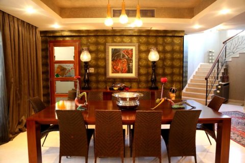 6 bedrooms Villa in Nicosia, Cyprus No. 106315 5