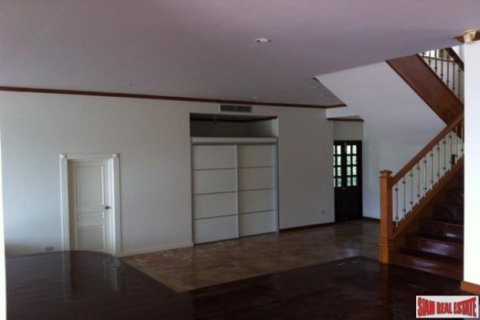 5 bedrooms House in Chonburi, Thailand No. 96540 5
