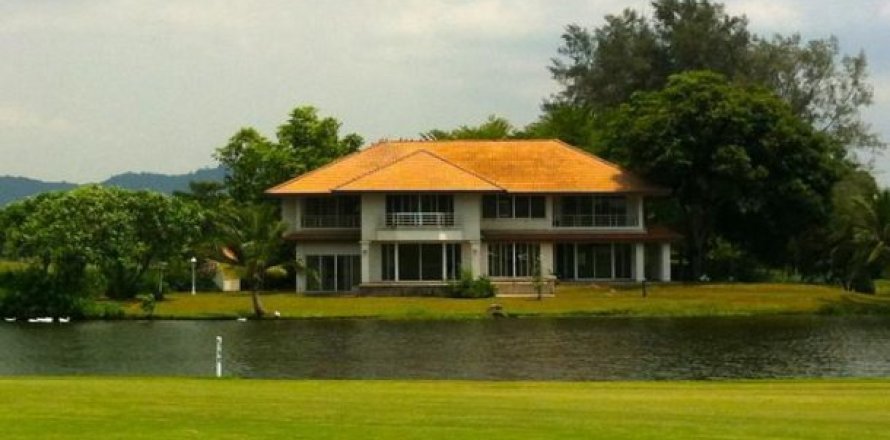 5 bedrooms House in Chonburi, Thailand No. 96540