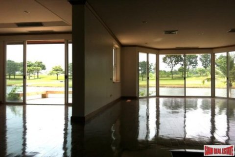 5 bedrooms House in Chonburi, Thailand No. 96540 6