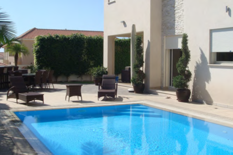 5 bedrooms Villa in Agios Athanasios, Cyprus No. 30161 2