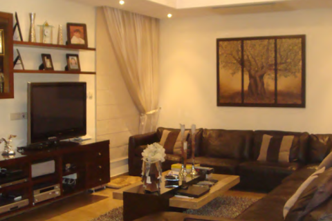 5 bedrooms Villa in Agios Athanasios, Cyprus No. 30161 3