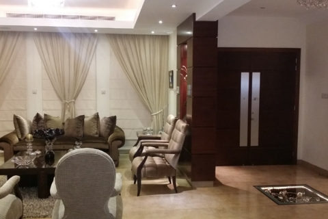 5 bedrooms Villa in Agios Athanasios, Cyprus No. 30161 1