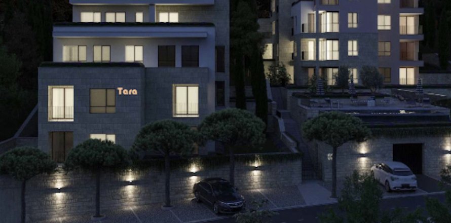 Квартира с 2 спальнями в Тиват, Черногория №104799