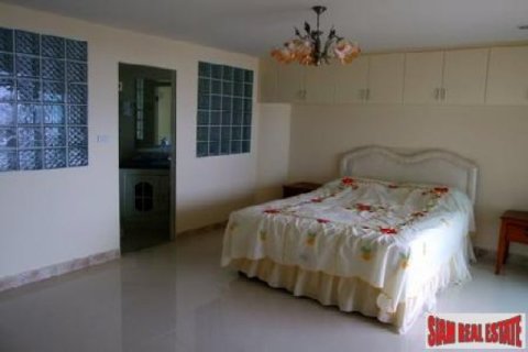 2 bedrooms Apartment in Pattaya, Thailand No. 96480 3