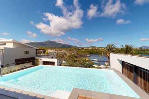 4 bedrooms Apartment in Riviere Noire, Mauritius No. 60933 1