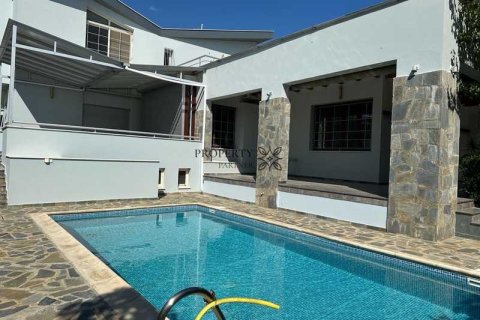 4 bedrooms Villa in Agios Athanasios, Cyprus No. 79397 2