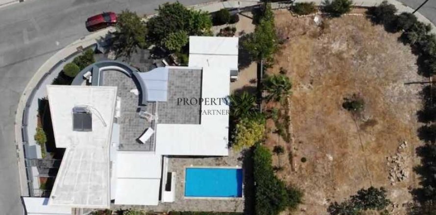 4 bedrooms Villa in Agios Athanasios, Cyprus No. 79397