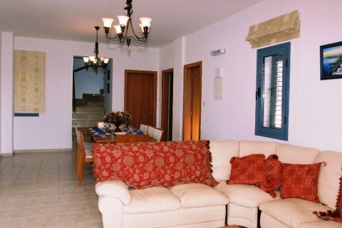 4 bedrooms Villa in Paphos, Cyprus No. 105587 5
