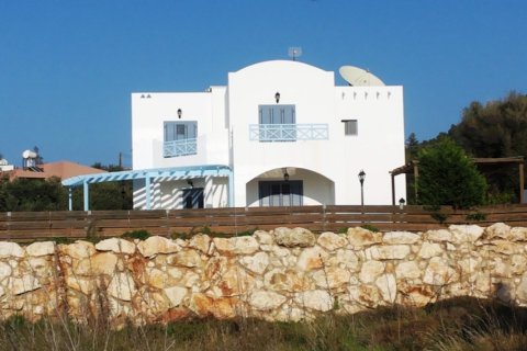 4 bedrooms Villa in Paphos, Cyprus No. 105587 1