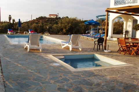 4 bedrooms Villa in Paphos, Cyprus No. 105587 9