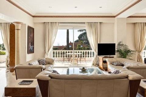 5 bedrooms Villa in Antibes, France No. 68770 7