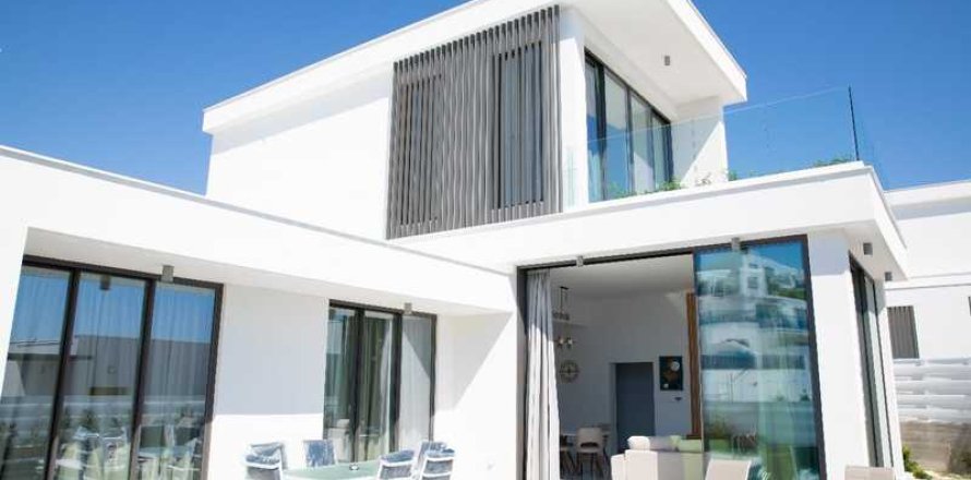 Вилла с 3 спальнями в Хлорака, Кипр №84462