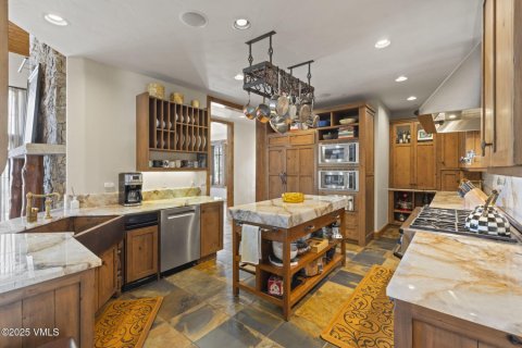 7 bedrooms House in Edwards, USA No. 104579 27