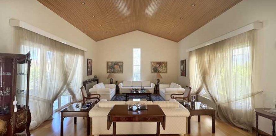 4 bedrooms House in Aglantzia, Cyprus No. 73049