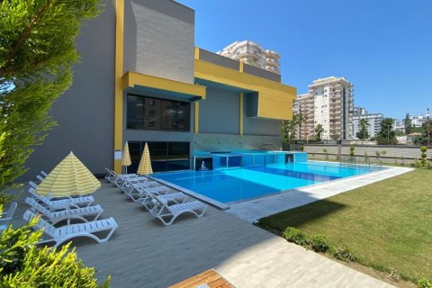 4 rooms Appartement à Mahmutlar, Turkey No. 21834