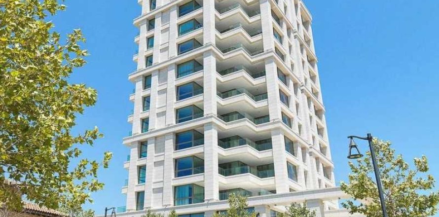 Квартира с 5 спальнями в Лимассол, Кипр №34136