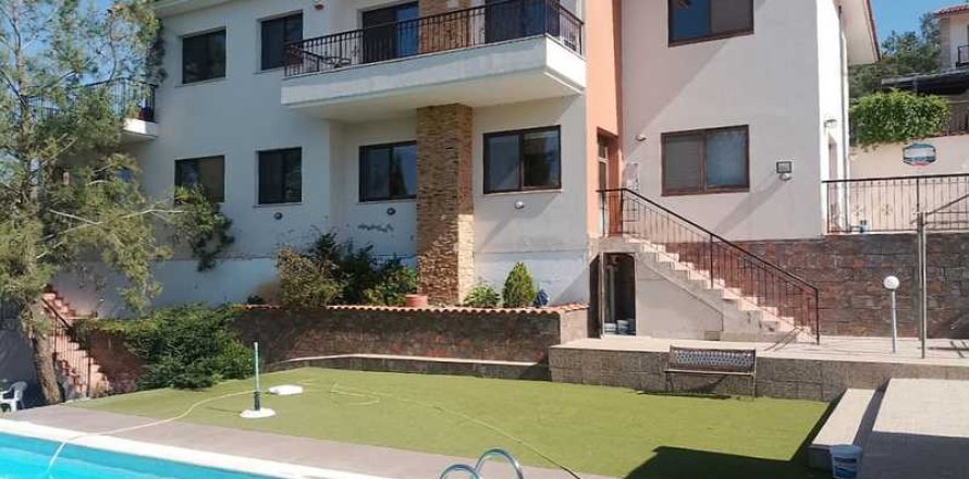 4 bedrooms Villa in Pera Pedi, Cyprus No. 83224