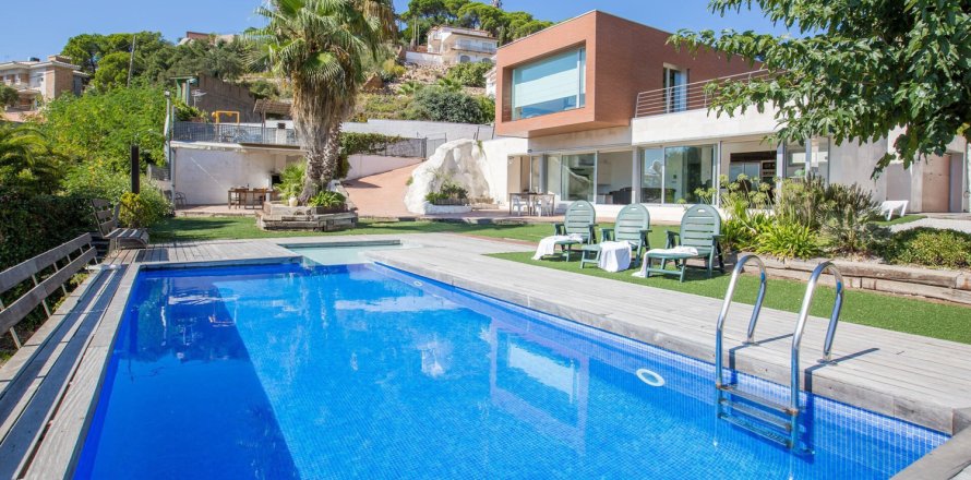 4 bedrooms House in Lloret de Mar, Spain No. 25883