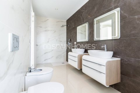 7 bedrooms Villa in Long Dinh, Vietnam No. 27646 17