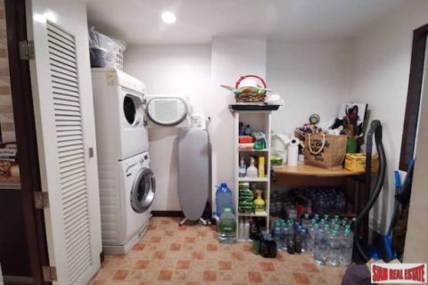 3 bedrooms House in Bangkok, Thailand No. 96109 16