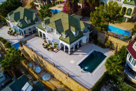 6 rooms Villa in Alanya, Turkey No. 21161