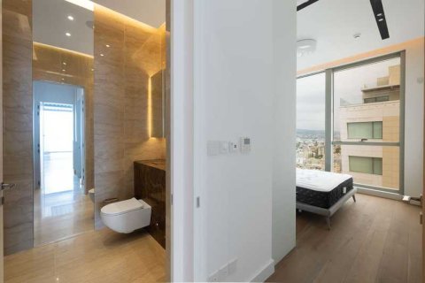 3 dormitorios Penthouse en Limassol, Cyprus No. 78036 12