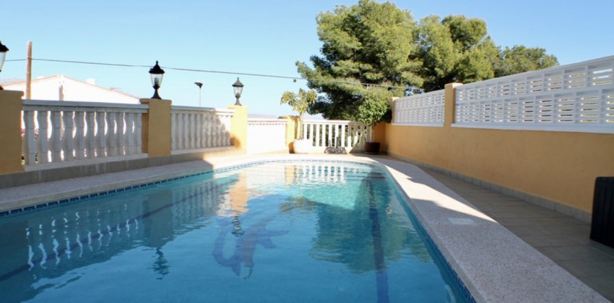 4 dormitorios Villa en La Nucia, Spain No. 111764