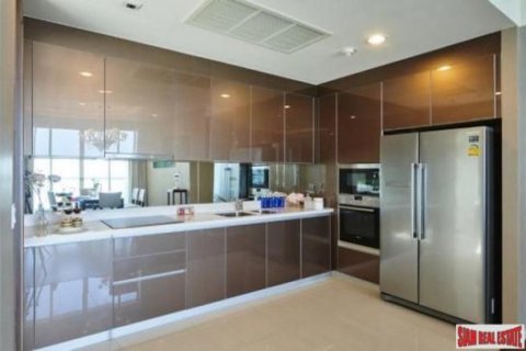 3 bedrooms Apartment in Bangkok, Thailand No. 96966 12