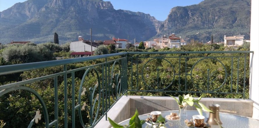 3 bedrooms House in Diakopto, Greece No. 57810