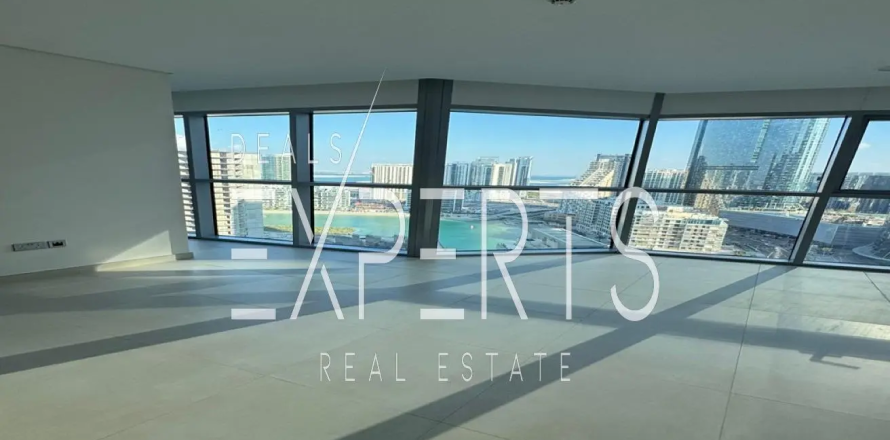 3 dormitorios Apartment en  Yas Island, UAE No. 123584