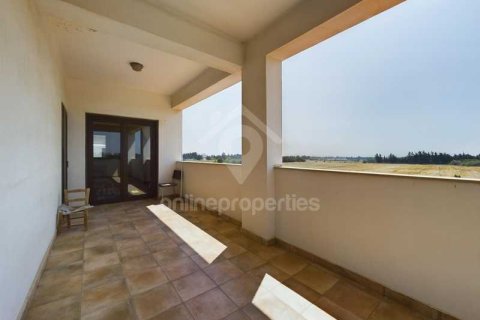 4 bedrooms House in Kiti, Cyprus No. 83515 8