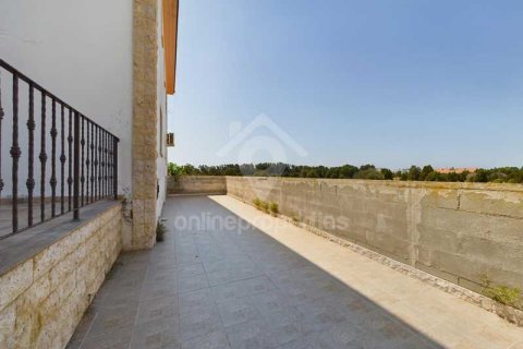 4 bedrooms House in Kiti, Cyprus No. 83515 12
