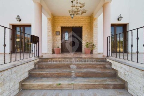 4 bedrooms House in Kiti, Cyprus No. 83515 1