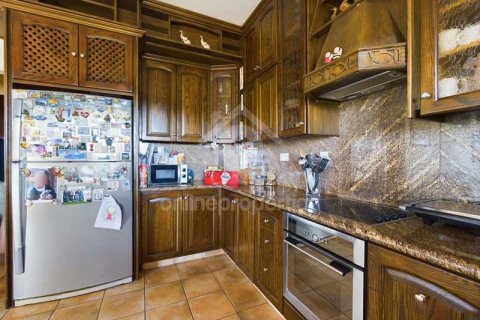 4 bedrooms House in Kiti, Cyprus No. 83515 10