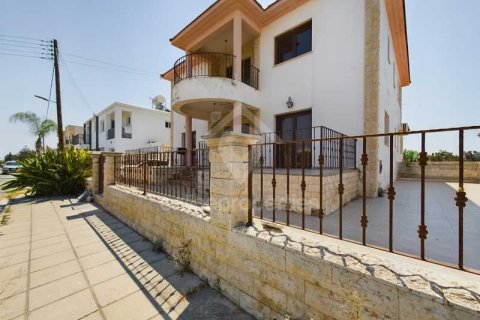 4 bedrooms House in Kiti, Cyprus No. 83515 14