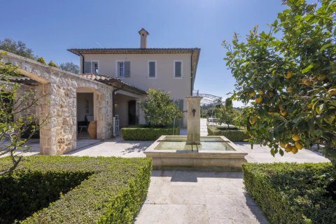 5 bedrooms Villa in Mougins, France No. 99308 3