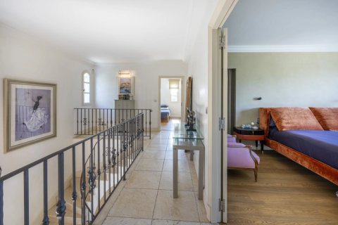 5 bedrooms Villa in Mougins, France No. 99308 14