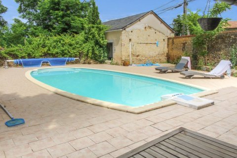 5 bedrooms House in Nouvelle-Aquitaine, France No. 104704 6