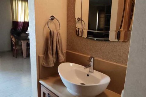 Дом с 4 спальнями в Пиргос, Кипр №79393 4