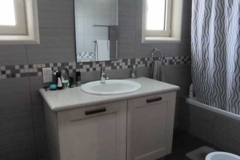 Дом с 4 спальнями в Пиргос, Кипр №79393 11