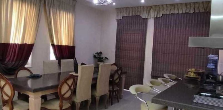 Дом с 4 спальнями в Пиргос, Кипр №79393