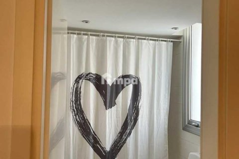 Дом с 4 спальнями в Строволос, Кипр №75809 6