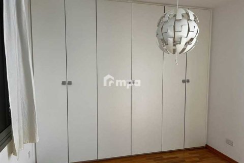 Дом с 4 спальнями в Строволос, Кипр №75809 2