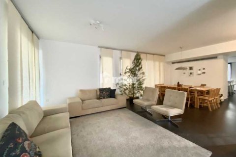 Дом с 4 спальнями в Строволос, Кипр №75809 7