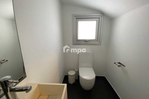 Дом с 4 спальнями в Строволос, Кипр №75809 16