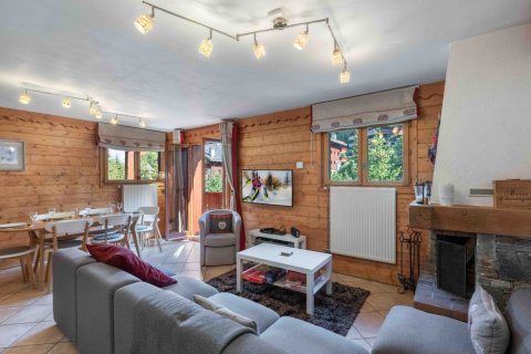 3 bedrooms Apartment in Les Allues, France No. 99670 2