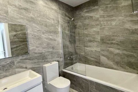 3 bedrooms Apartment in Germasogeia, Cyprus No. 63983 6