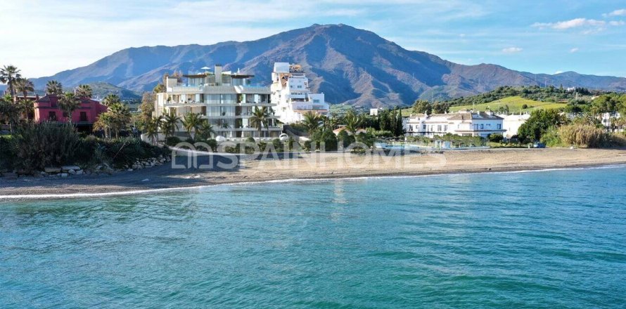 3 bedrooms Apartment in Estepona, Spain No. 79843